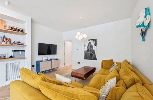 Foto 8 - Stylish and Spacious 3 Bedroom Garden Flat in Fulham