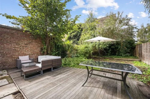 Foto 11 - Stylish and Spacious 3 Bedroom Garden Flat in Fulham