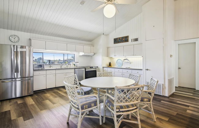 Bayfront Retreat - Photo 10