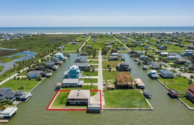 Bayfront Retreat - Photo 30
