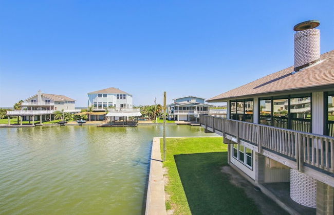 Bayfront Retreat - Photo 27
