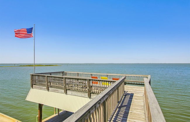 Bayfront Retreat - Photo 34