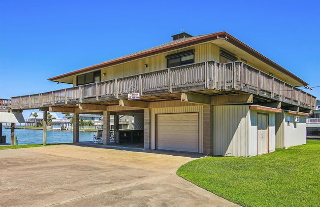 Bayfront Retreat - Photo 36
