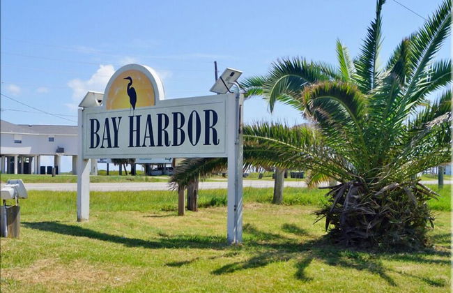 Bayfront Retreat - Photo 29