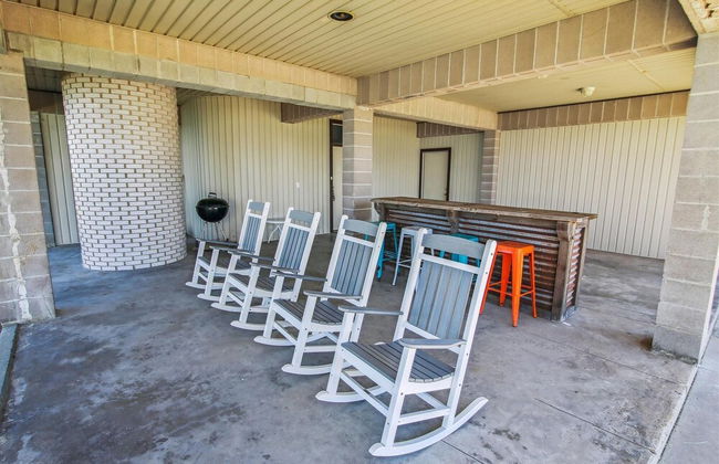 Bayfront Retreat - Photo 26