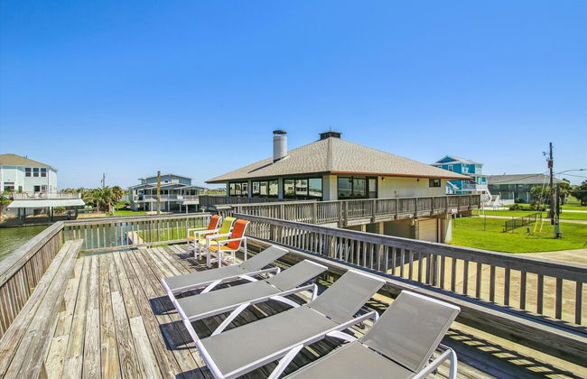 Bayfront Retreat - Photo 24
