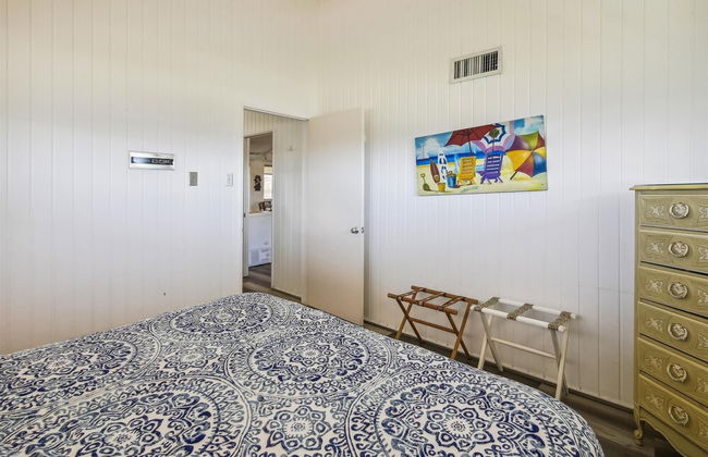 Bayfront Retreat - Photo 23