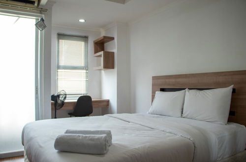 Photo 6 - Nice And Comfort Studio Apartment At Belmont Residence Puri