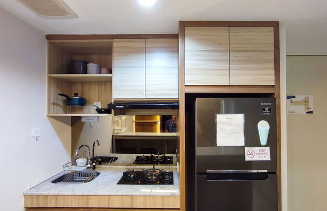 Fancy And Nice 1Br With Extra Room At Amartha View Apartment - Foto 6