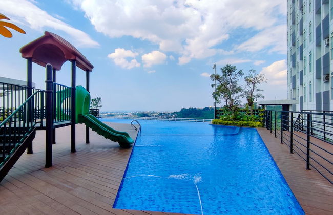 Fancy And Nice 1Br With Extra Room At Amartha View Apartment - Foto 19