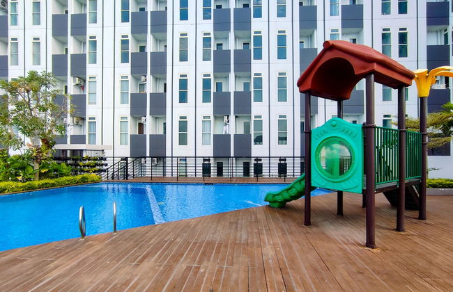 Fancy And Nice 1Br With Extra Room At Amartha View Apartment - Foto 18