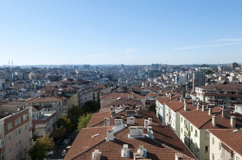 Foto 16 - Central Flat With City View and Terrace in Sisli