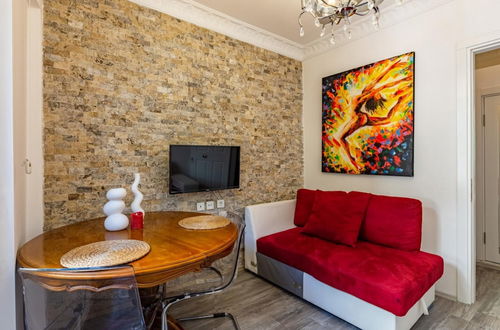 Photo 2 - Charming Flat 5 Min to Taksim Square in Beyoglu