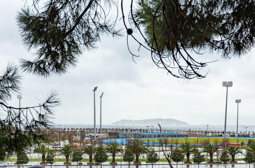 Foto 5 - Unique House With Tree Inside Near Sea in Maltepe