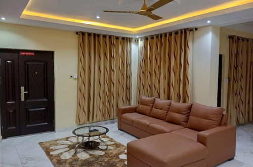 Photo 14 - Executive 3-bed Furnished Apartment in Kwashieman