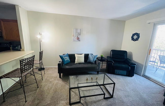 Charming 2BR 2B in Elkins Park Parking Pool - Foto 3