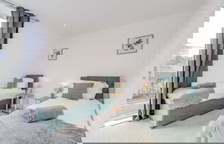 Foto 2 - Cozy London Apartment With 2 Bedrooms