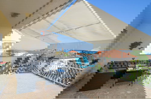 Foto 20 - Modern Apartment Near Trogir Beach With Sea View Terrace and Lounge Area