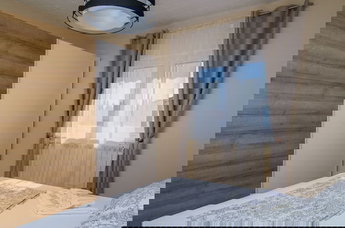 Foto 4 - Modern Apartment Near Trogir Beach With Sea View Terrace and Lounge Area