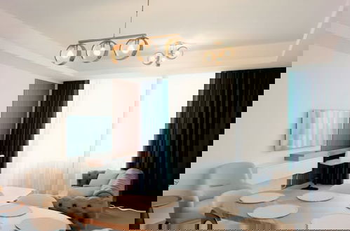 Photo 1 - Stylish Two Bedroom Apartment With Gorgeous Sea and Mountain Views