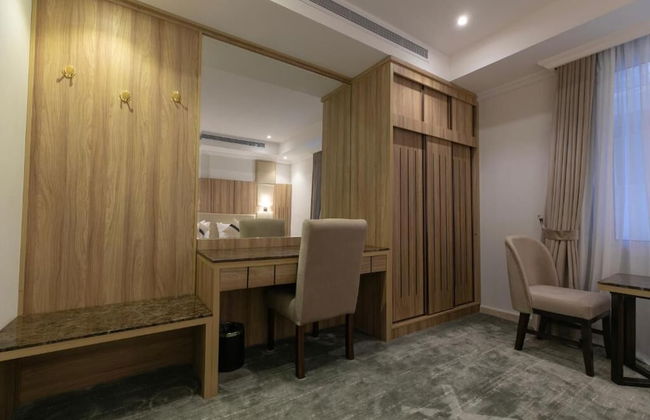 NARS Plus Al Basateen - Foto 29