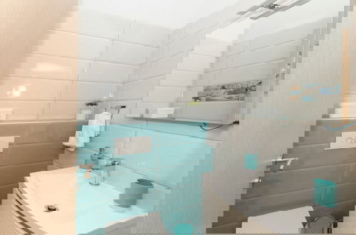 Foto 24 - Luxury Villa With Heated Pool, Terrace, and Outdoor Amenities for Relaxation