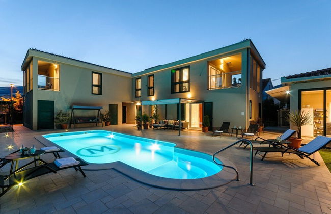 Luxury Villa With Heated Pool, Terrace, and Outdoor Amenities for Relaxation - Foto 36
