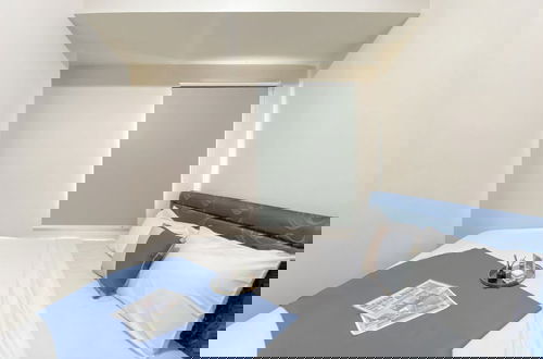 Foto 4 - Good And Homey 2Br At Apartment Green Palm Residence