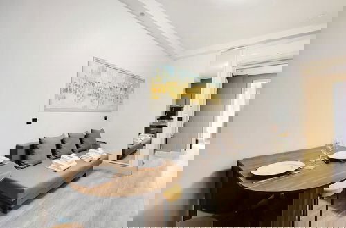 Foto 10 - Modern Apartment & Terrace - 2br/6p - Near Nation