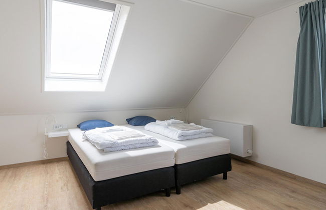 Lovely Apartment on Ameland Near Nes - Photo 15