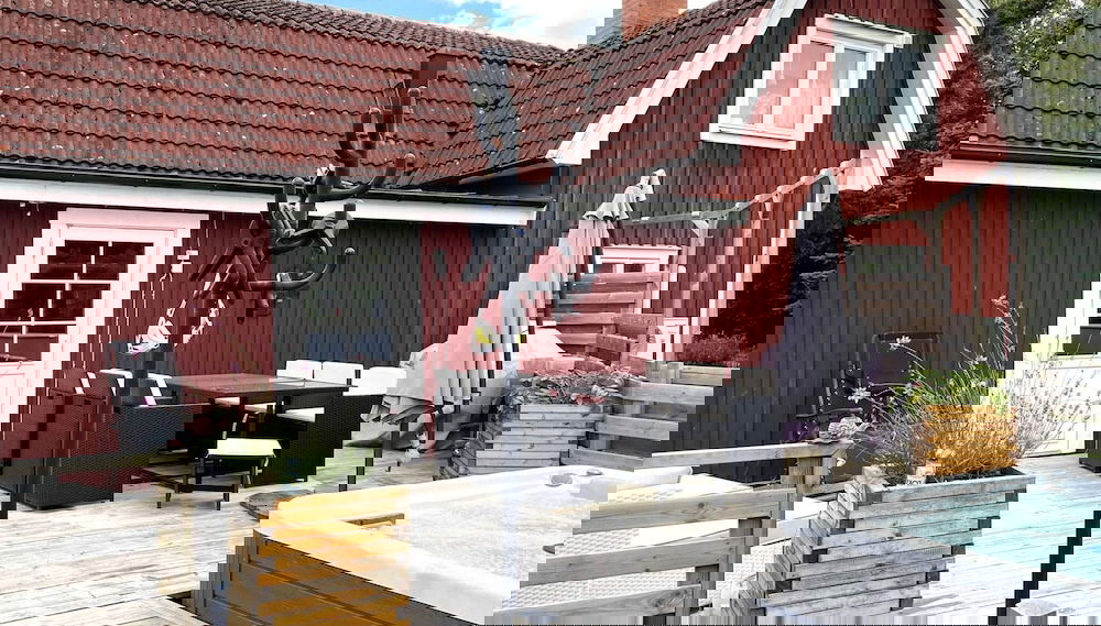 Primary image