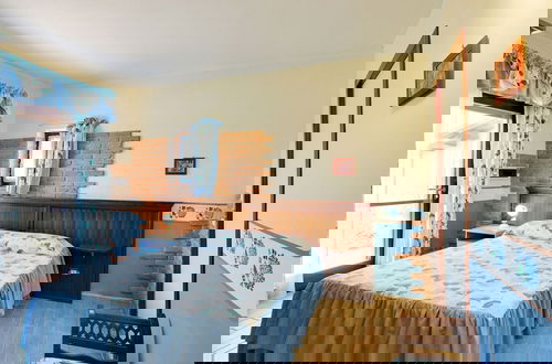 Foto 13 - Vibrant Holiday Home in Castiglione del Lago