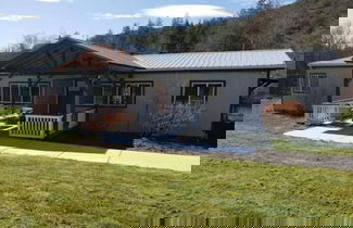Foto 2 - Enchanting Getaway: Farmhouse and Tiny House Duo