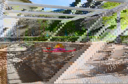 Foto 23 - Beautiful Farmhouse in San Gimignano With Pool