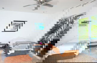 Foto 1 - Seaside Sanctuary: Private Villa With Breathtaking Views