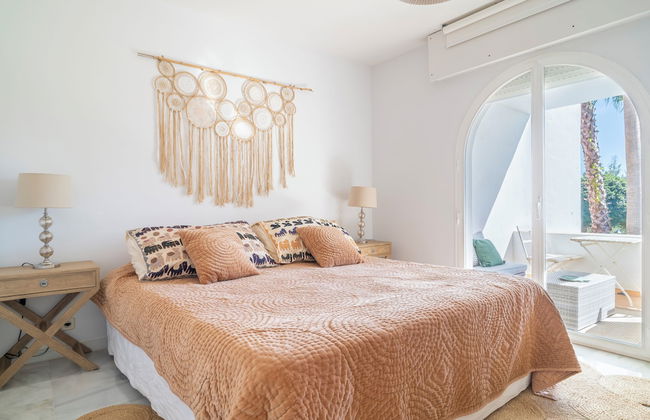 Sanders Beach - Stunning Villa Near Puerto Banus - Photo 3