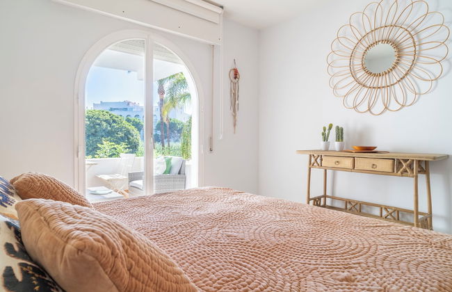Sanders Beach - Stunning Villa Near Puerto Banus - Photo 2