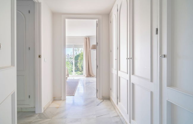 Sanders Beach - Stunning Villa Near Puerto Banus - Photo 6