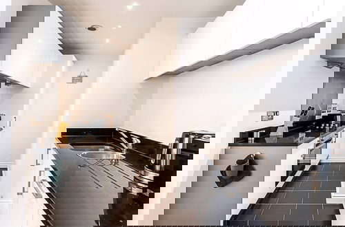 Foto 3 - Bright Battersea Apartment
