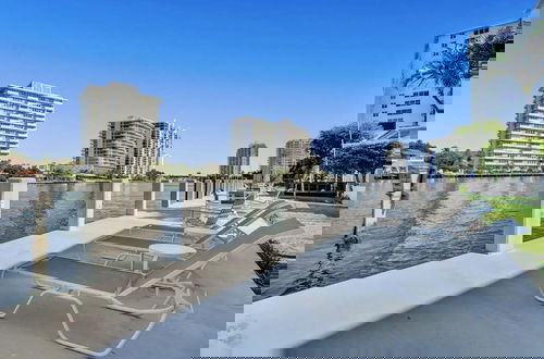 Foto 13 - Vistamar Waterfront Beach Abode -walk to the Beach