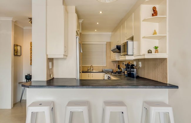 Stylish De Waterkant Apartment 211 DWP - Photo 20