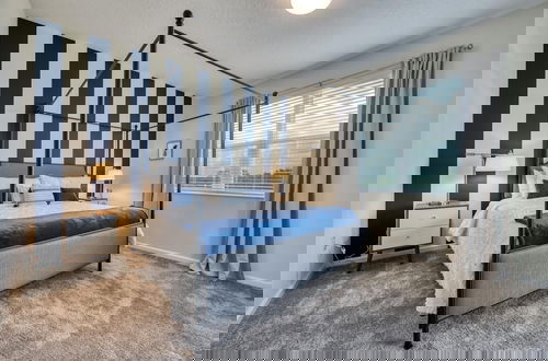 Foto 12 - Modern Cozy Condo - Mickey Frozen Bedrooms