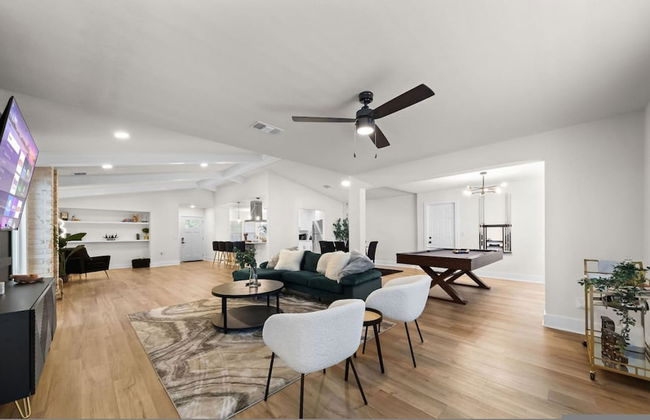 Spacious 6 Bed House Airport Pet Friendly AFB - Foto 2
