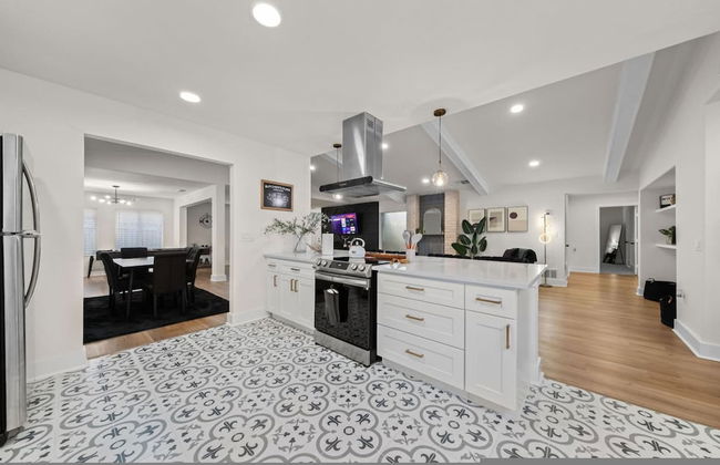 Spacious 6 Bed House Airport Pet Friendly AFB - Foto 10