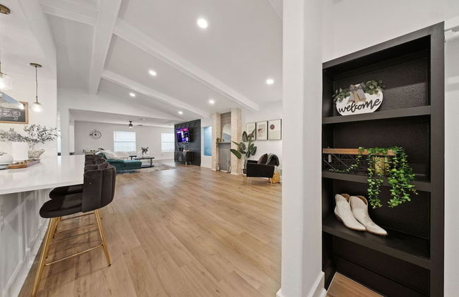 Spacious 6 Bed House Airport Pet Friendly AFB - Foto 8