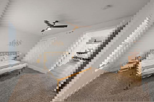 Foto 19 - Spacious 6 Bed House Airport Pet Friendly AFB