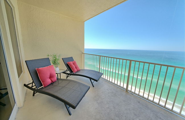 Stylish Oceanfront Condo with Beach and Picnic Area Access - Unit 1706 by RedAwning - Foto 26