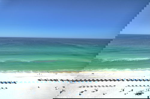 Foto 33 - Stylish Oceanfront Condo with Beach and Picnic Area Access - Unit 1706 by RedAwning