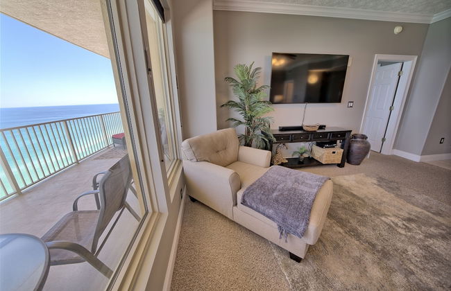 Stylish Oceanfront Condo with Beach and Picnic Area Access - Unit 1706 by RedAwning - Foto 36