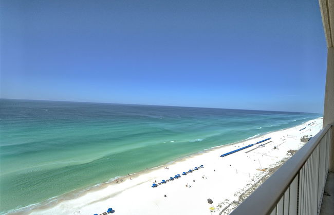 Stylish Oceanfront Condo with Beach and Picnic Area Access - Unit 1706 by RedAwning - Foto 34